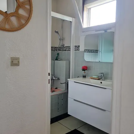 Apartment La Gleyziniere 2 *